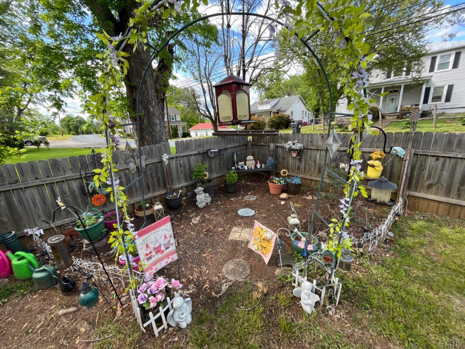 165 Cedar Gate Road Monroe, VA 24574 - Photo 7 of 37