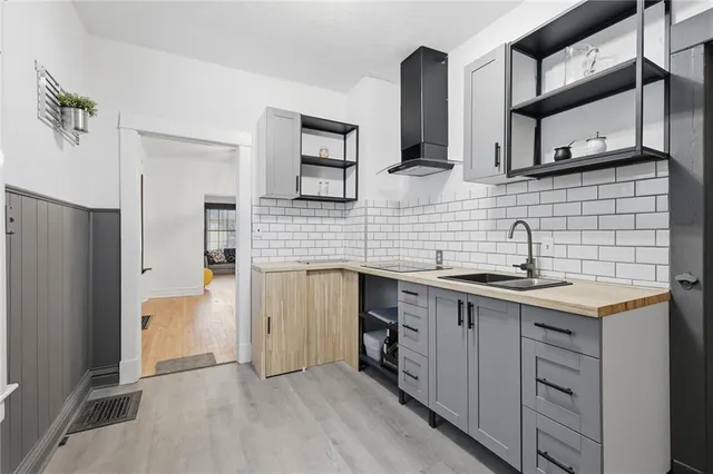 $331,500 | 4231 Wyoming Street, Kansas City, MO 64111