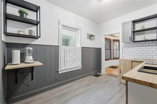 $331,500 | 4231 Wyoming Street, Kansas City, MO 64111