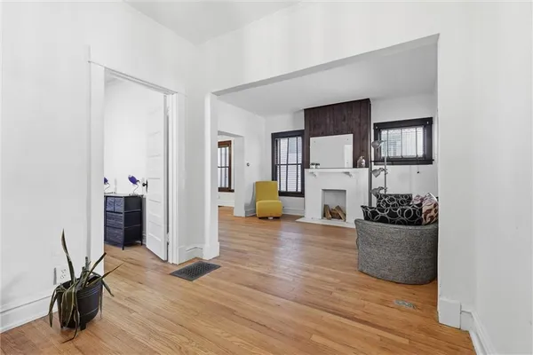 $320,000 | 4231 Wyoming Street, Kansas City, MO 64111