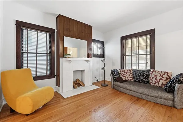 $320,000 | 4231 Wyoming Street, Kansas City, MO 64111