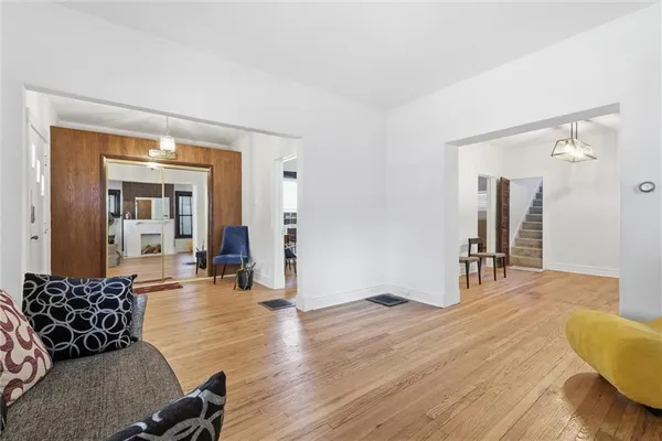 $320,000 | 4231 Wyoming Street, Kansas City, MO 64111