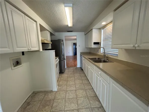 $2,100 | 4427 58th Street West, Bradenton, FL 34210