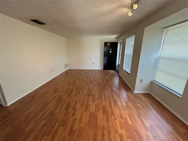 $2,100 | 4427 58th Street West, Bradenton, FL 34210