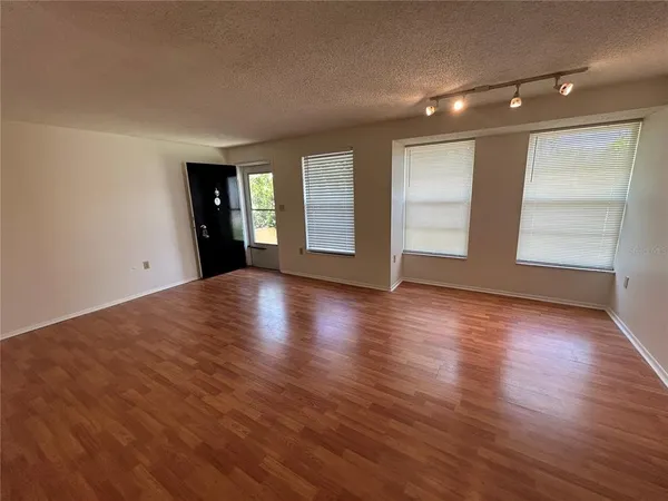 $2,100 | 4427 58th Street West, Bradenton, FL 34210