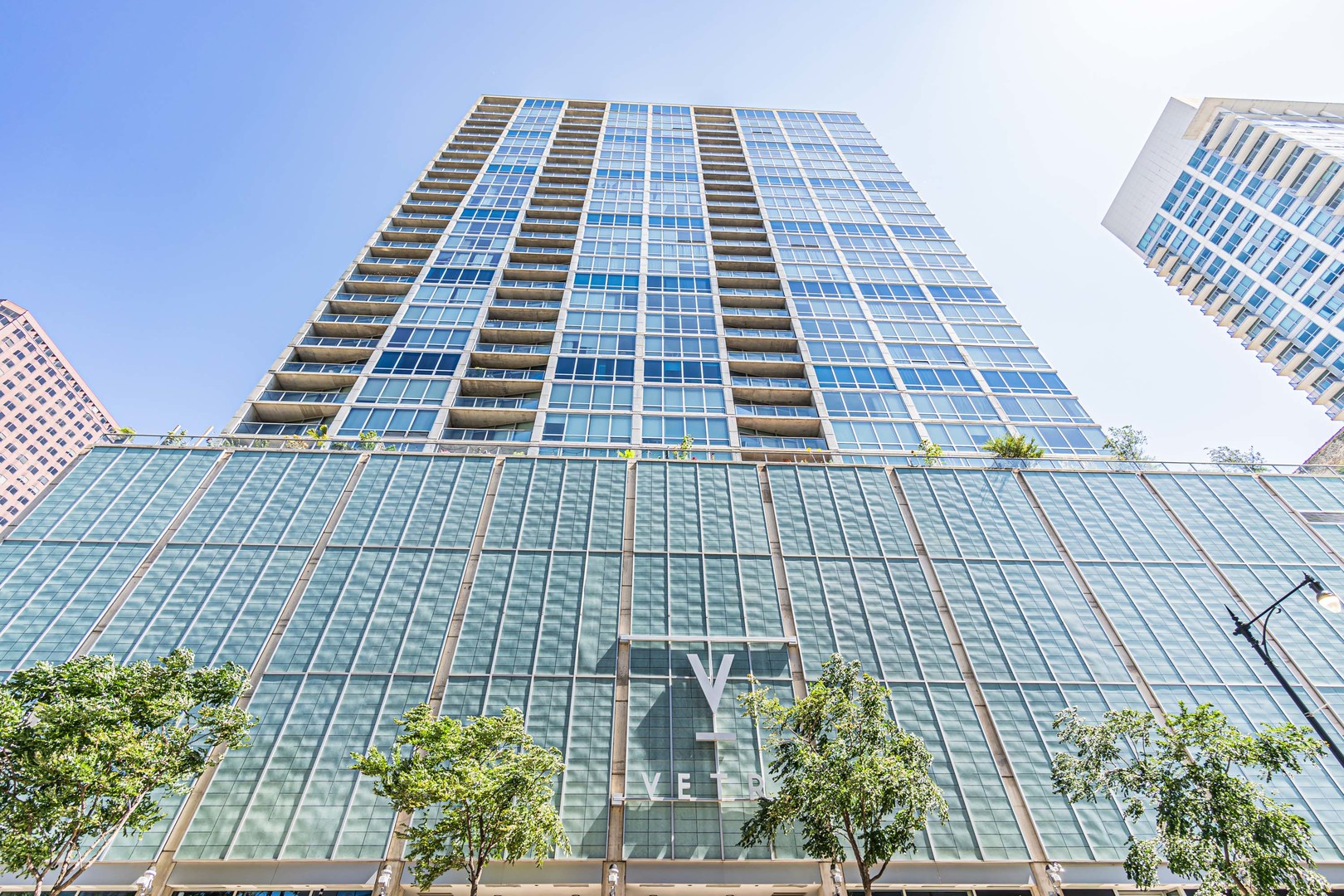 611 South Wells Street, Unit 2408 Chicago, IL 60607 - Photo 1 of 1 a front view of a building