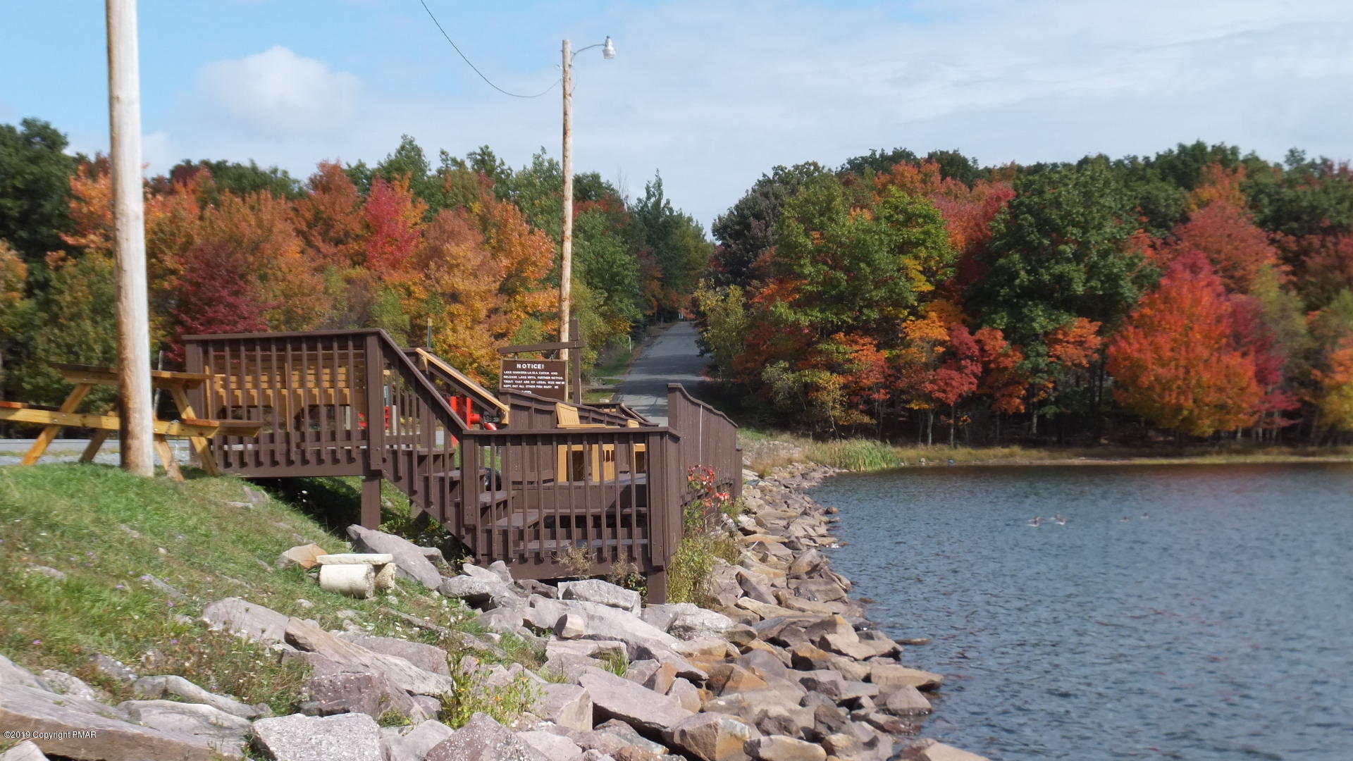 122 Maple Road Blakeslee, PA 18610 - Photo 30 of 37 Fishing Pier