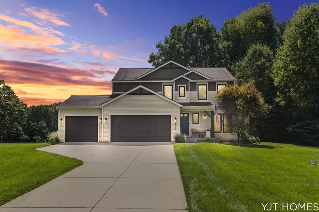 $599,999 | 8214 48th Street Southeast, Grand Rapids, MI 49512