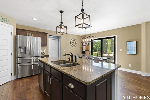 $599,999 | 8214 48th Street Southeast, Grand Rapids, MI 49512