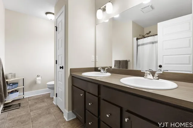 $599,999 | 8214 48th Street Southeast, Grand Rapids, MI 49512