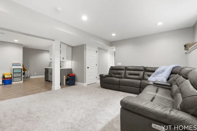 $599,999 | 8214 48th Street Southeast, Grand Rapids, MI 49512