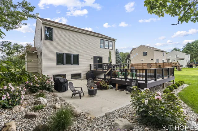 $599,999 | 8214 48th Street Southeast, Grand Rapids, MI 49512