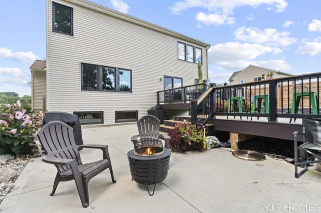 $599,999 | 8214 48th Street Southeast, Grand Rapids, MI 49512