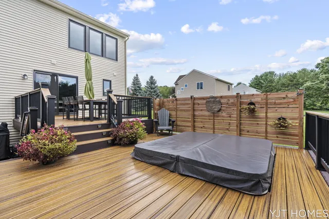 $599,999 | 8214 48th Street Southeast, Grand Rapids, MI 49512