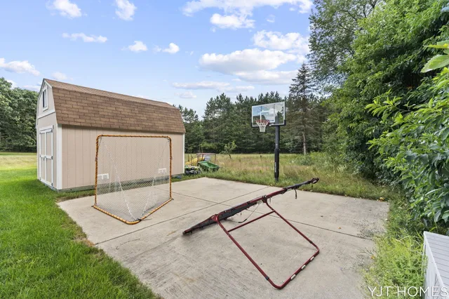 $599,999 | 8214 48th Street Southeast, Grand Rapids, MI 49512