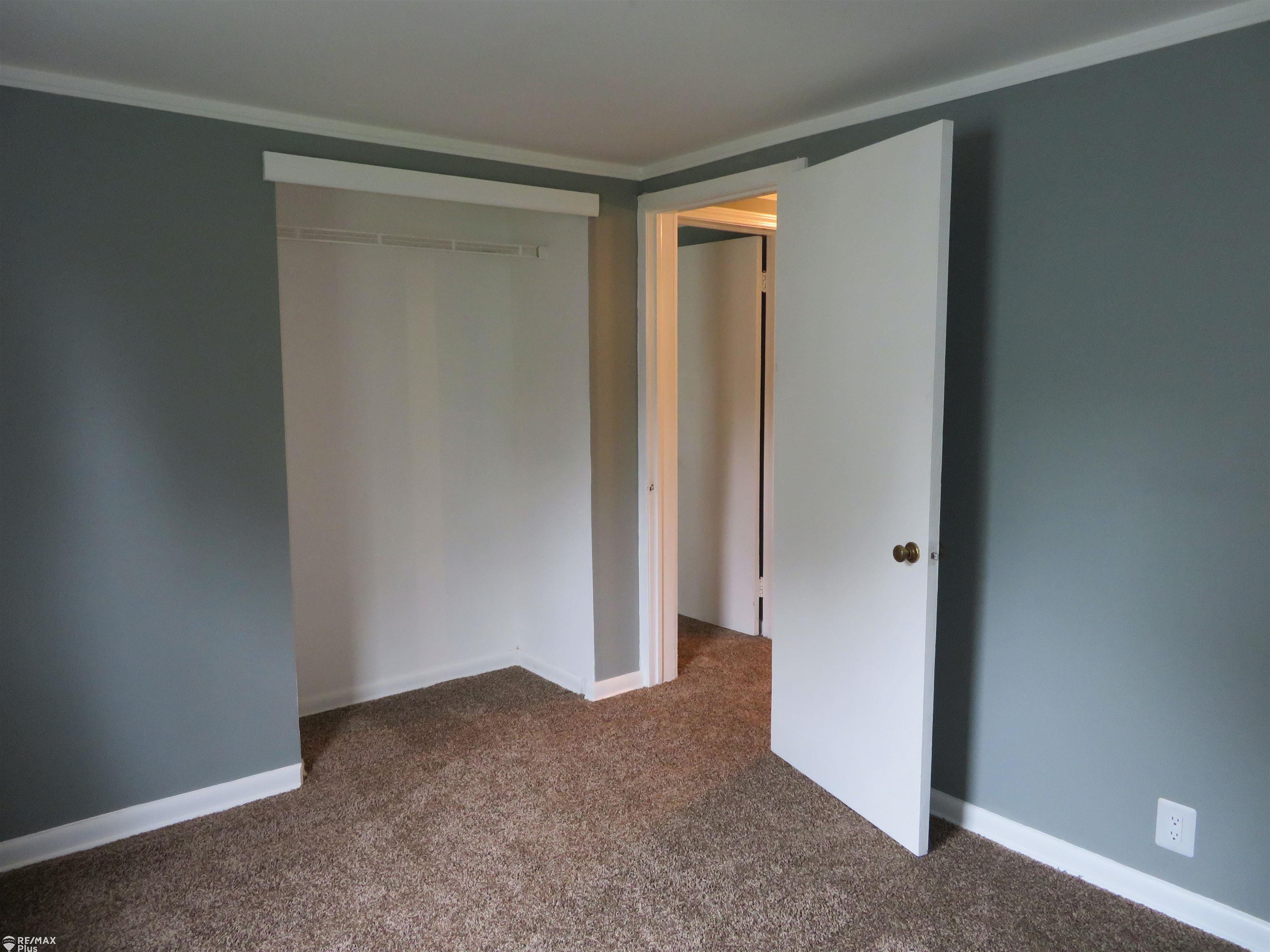 4160 Risedorph Street Burton, MI 48509 - Photo 10 of 18 50186030-d3c4dcfd-77df-4727-8b1f-235beb35e735.JPG