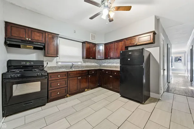 $159,900 | 8111 South Manistee Avenue, Chicago, IL 60617