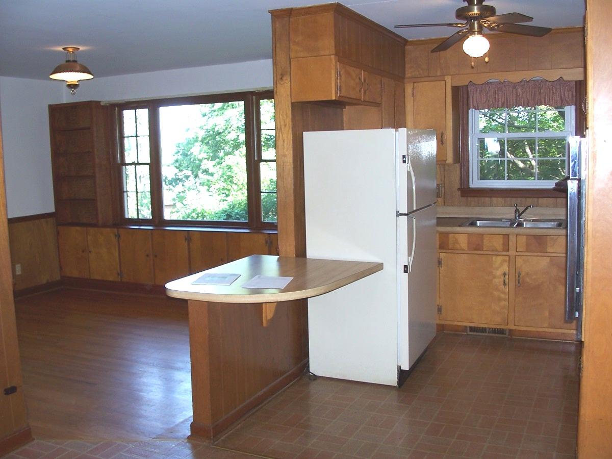 3213 Rasmont Road Roanoke, VA 24018 - Photo 5 of 8 Kitchen-den