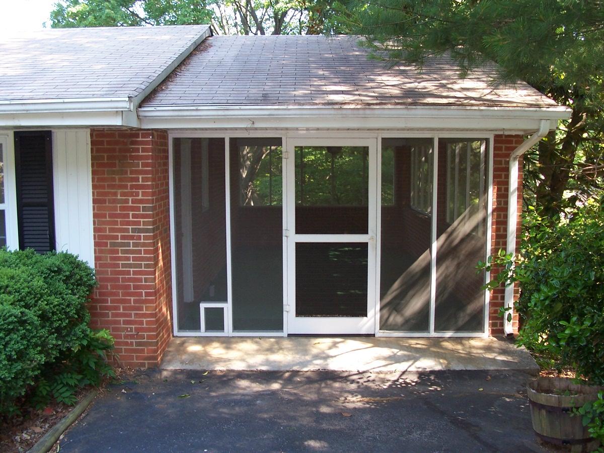 3213 Rasmont Road Roanoke, VA 24018 - Photo 8 of 8 Screened porch