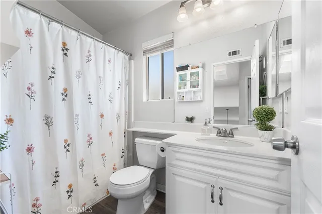 $1,255,000 | 22435 Cardiff Drive, Saugus, CA 91350