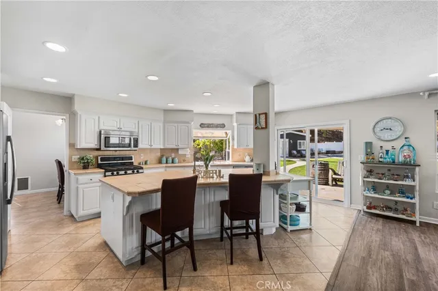 $1,255,000 | 22435 Cardiff Drive, Saugus, CA 91350