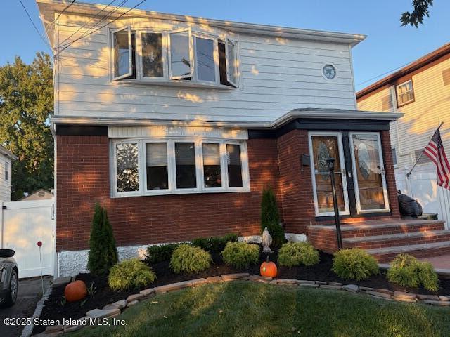 475 Beach Road Staten Island, NY 10312 - Photo 2 of 15 IMG_3901