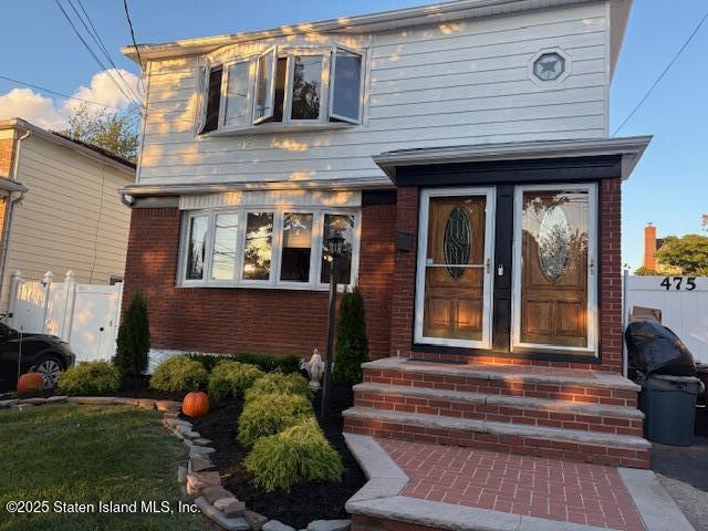 475 Beach Road Staten Island, NY 10312 - Photo 3 of 15 IMG_3902 (1)