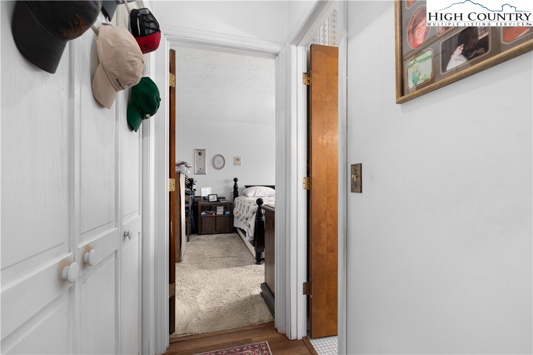 1546 Stage Road Mountain City, TN 37683 - Photo 20 of 48 a view of bathroom