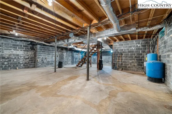 a view of a tennis court