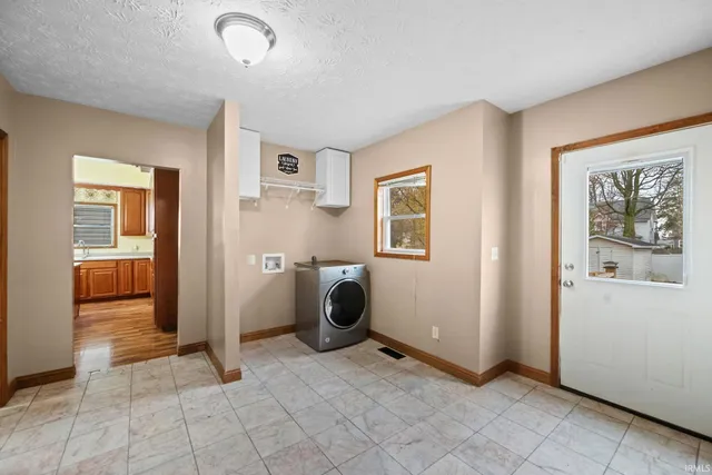 $220,000 | 214 East Columbia Street, Flora, IN 46929