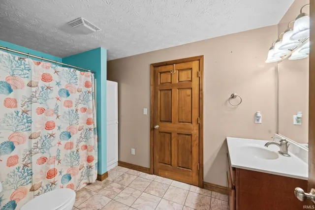 $220,000 | 214 East Columbia Street, Flora, IN 46929