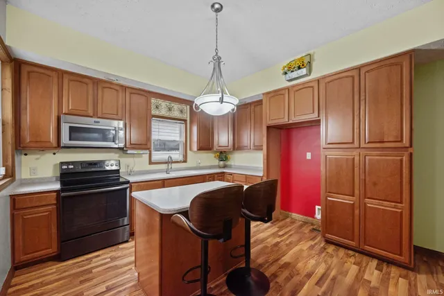 $220,000 | 214 East Columbia Street, Flora, IN 46929