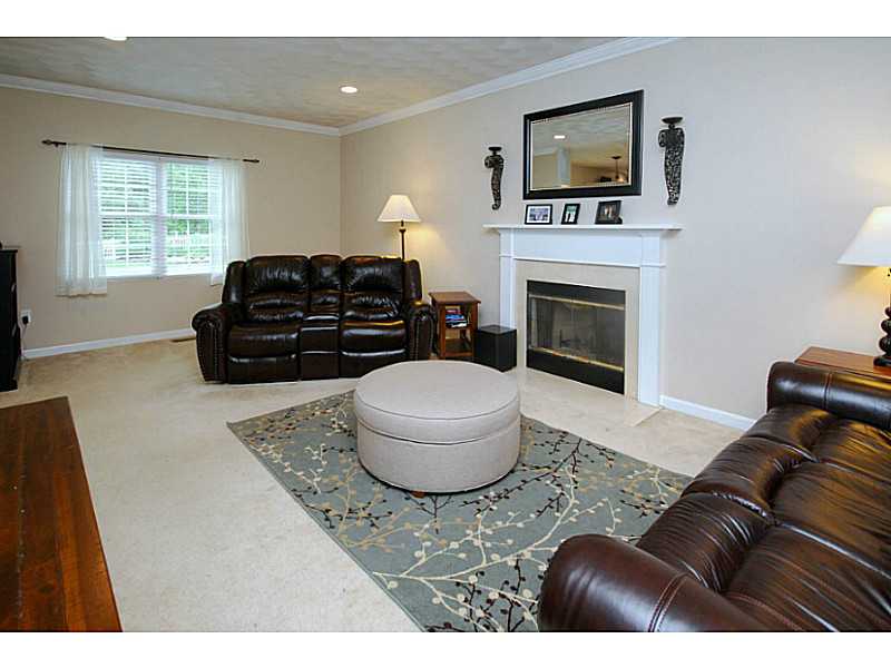 41 Hornbeam Road Coventry, RI 02816 - Photo 4 of 23 Living Room.