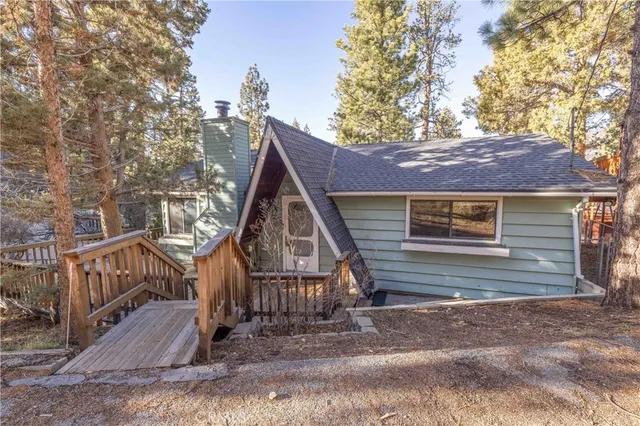 $375,900 | 107 East Aeroplane Boulevard, Big Bear City, CA 92314
