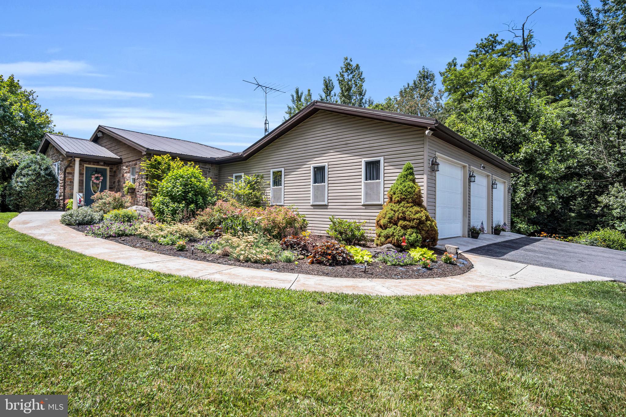 204 Stonehouse Road Carlisle, PA 17015 - Photo 31 of 33