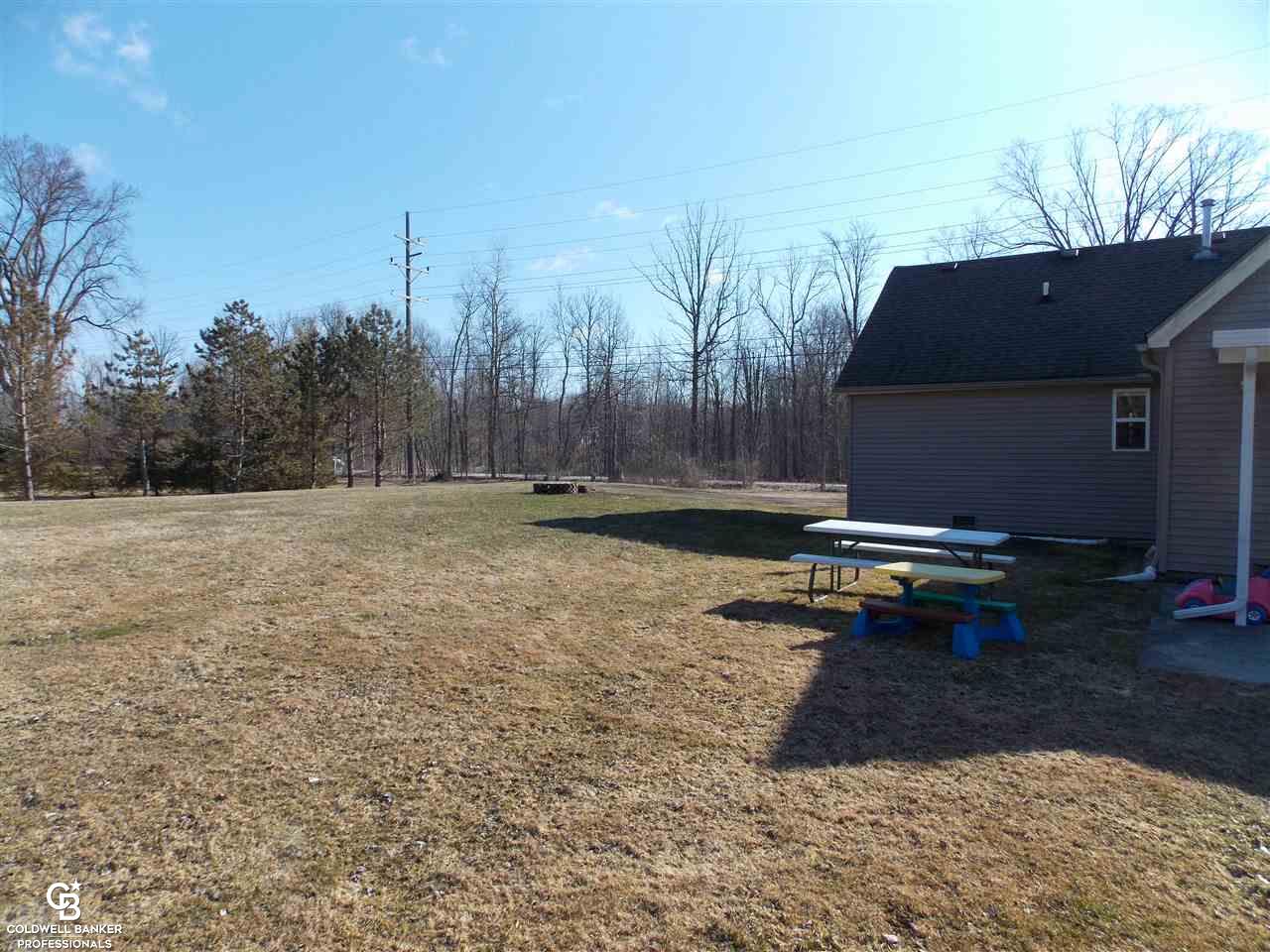 1098 South Richman Road St. Clair, MI 48079 - Photo 3 of 22 Huge yard