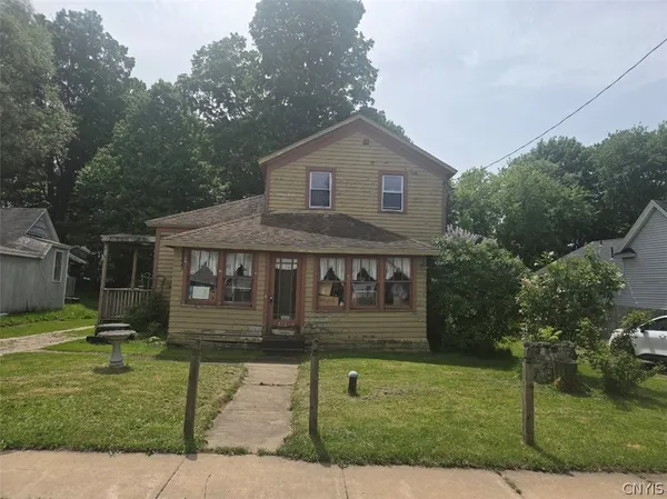 $100,000 | 816 Utica Street, Fulton, NY 13069