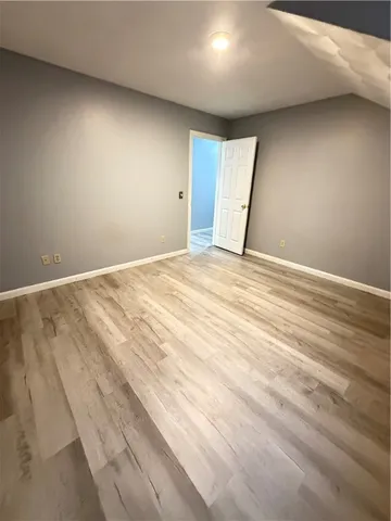 $1,800 | 132 Pavilion Avenue, Providence, RI 02905