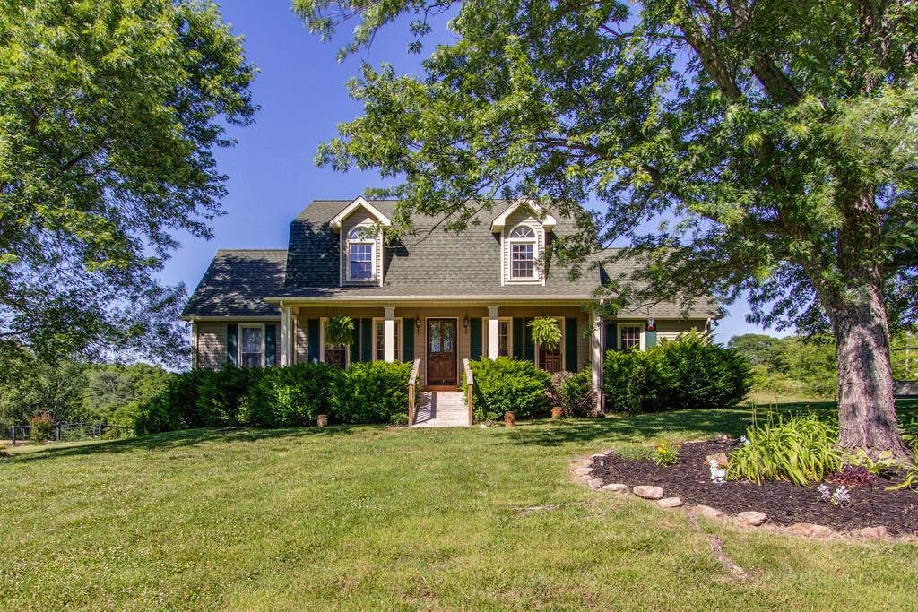 2352 Tom Fitzgerald Road Columbia, TN 38401 - Photo 1 of 30 a front view of house with yard and green space