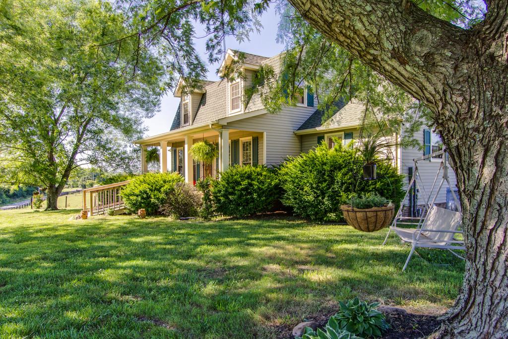 2352 Tom Fitzgerald Road Columbia, TN 38401 - Photo 5 of 30 a view of a house with a yard