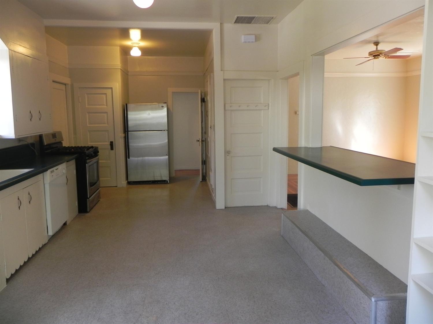847 E Street Reedley, CA 93654 - Photo 12 of 17 Gallery Image 12