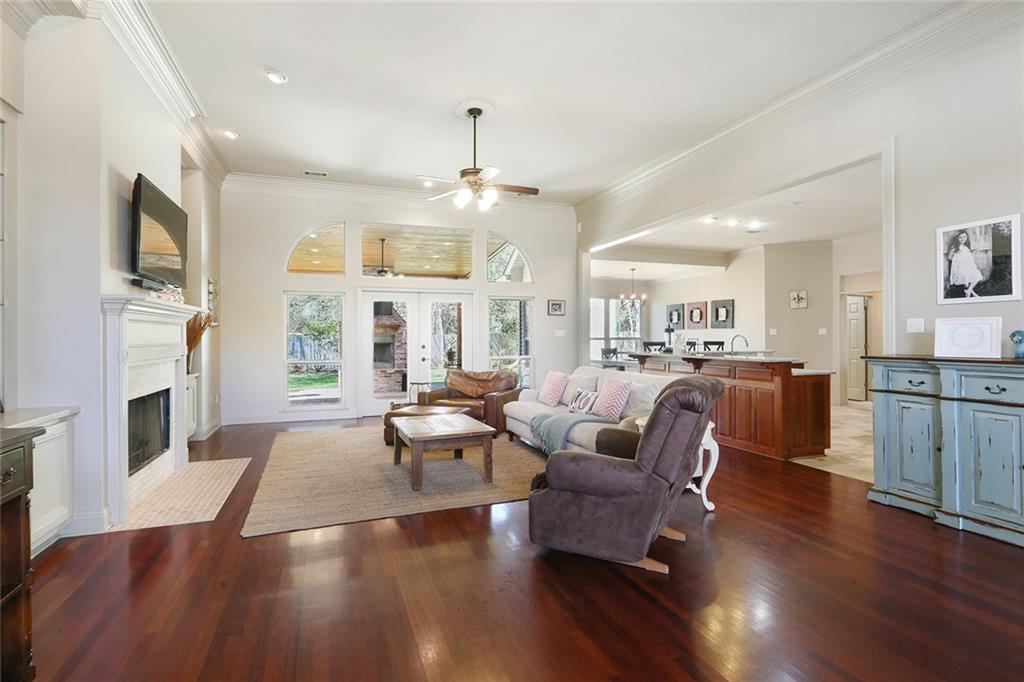 1302 Rue Beauvais Mandeville, LA 70471 - Photo 4 of 17 Gallery Image 4
