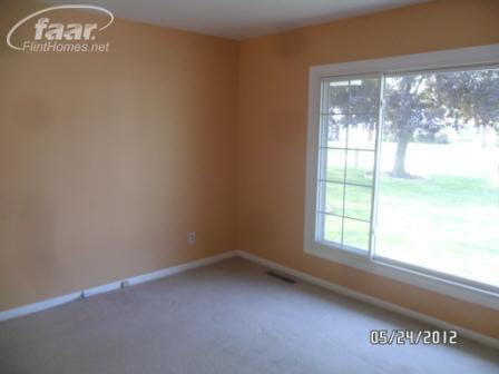 1433 West Judd Road Flint, MI 48507 - Photo 4 of 12 20145150-3.JPG