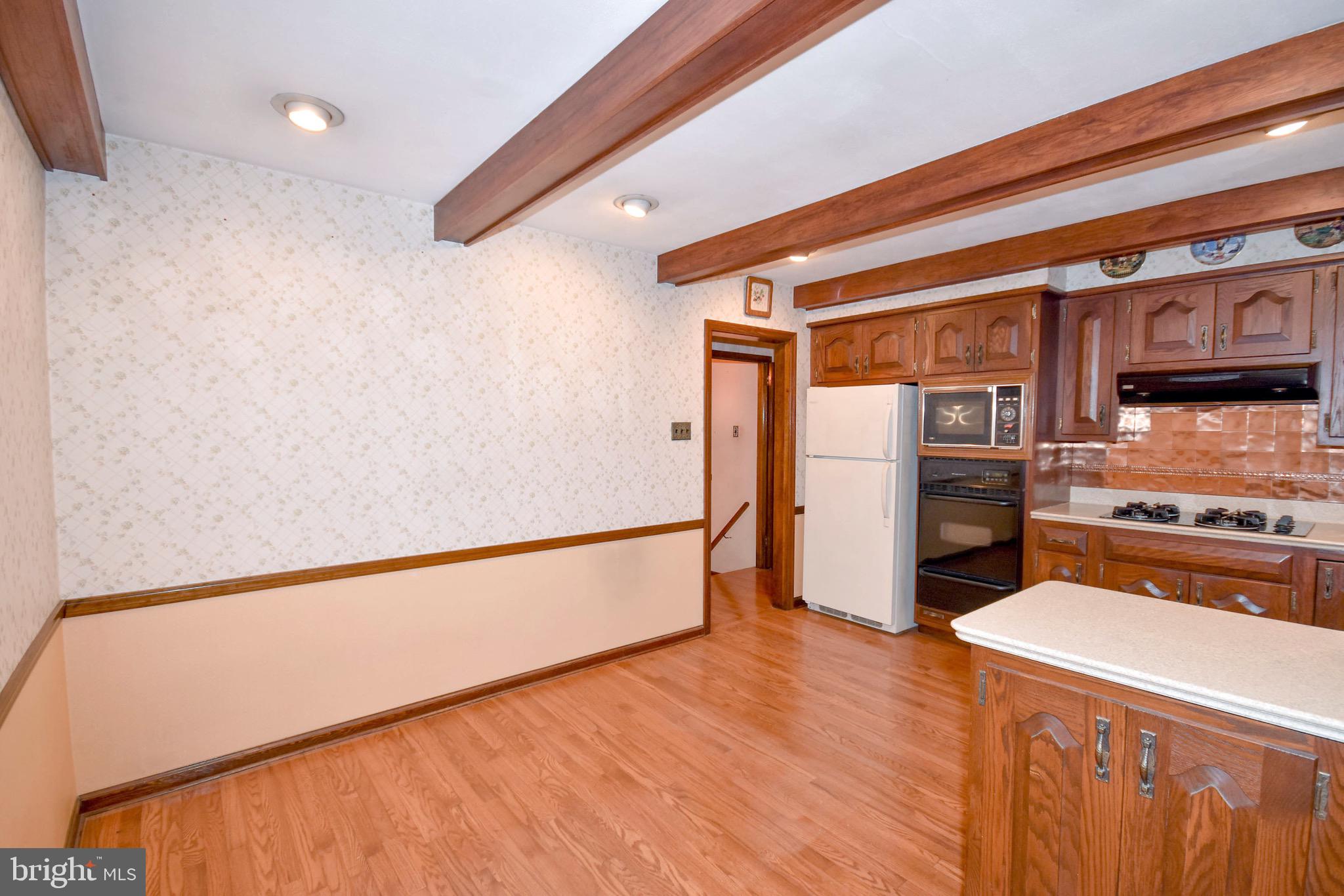3847 Buck Road Huntingdon Valley, PA 19006 - Photo 6 of 28 Eat in Kitchen