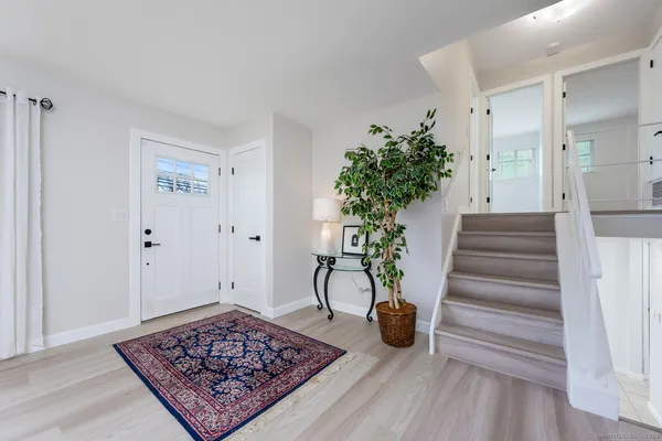 $6,000 | 14 Amherst Road, Greenwich, CT 06878