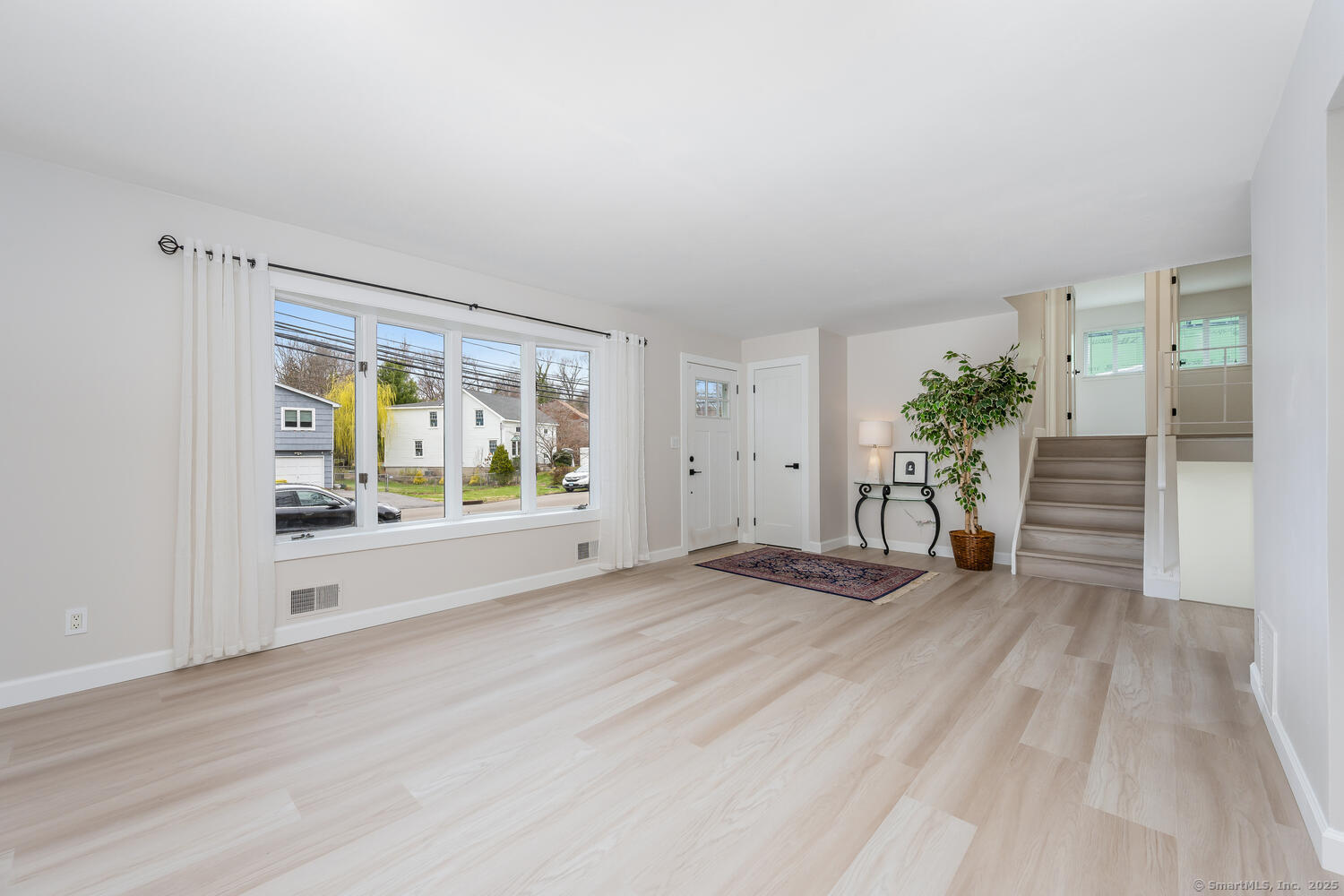 14 Amherst Road Greenwich, CT 06878 - Photo 3 of 32