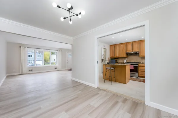 $6,000 | 14 Amherst Road, Greenwich, CT 06878