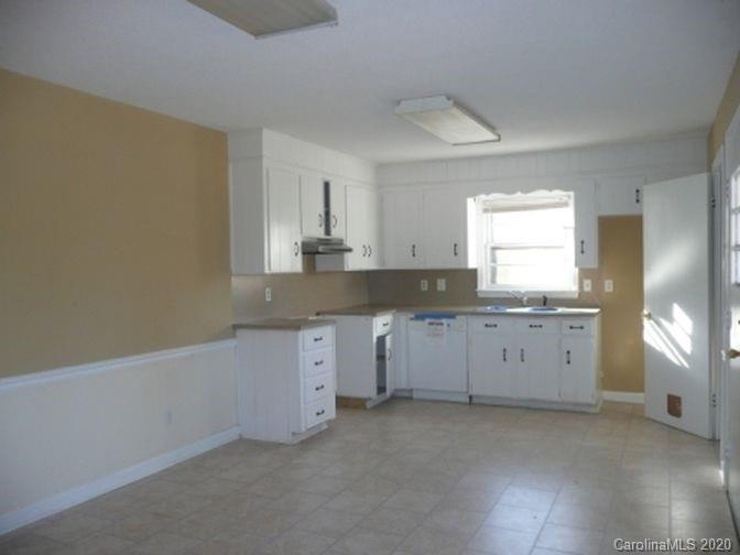 6219 Robinson Church Road Charlotte, NC 28215 - Photo 8 of 9 Gallery Image 8