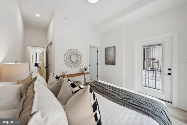 $3,850 | 2015 13th Street Northwest, Unit 2, Washington, DC 20009