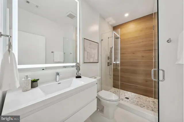 $3,850 | 2015 13th Street Northwest, Unit 2, Washington, DC 20009